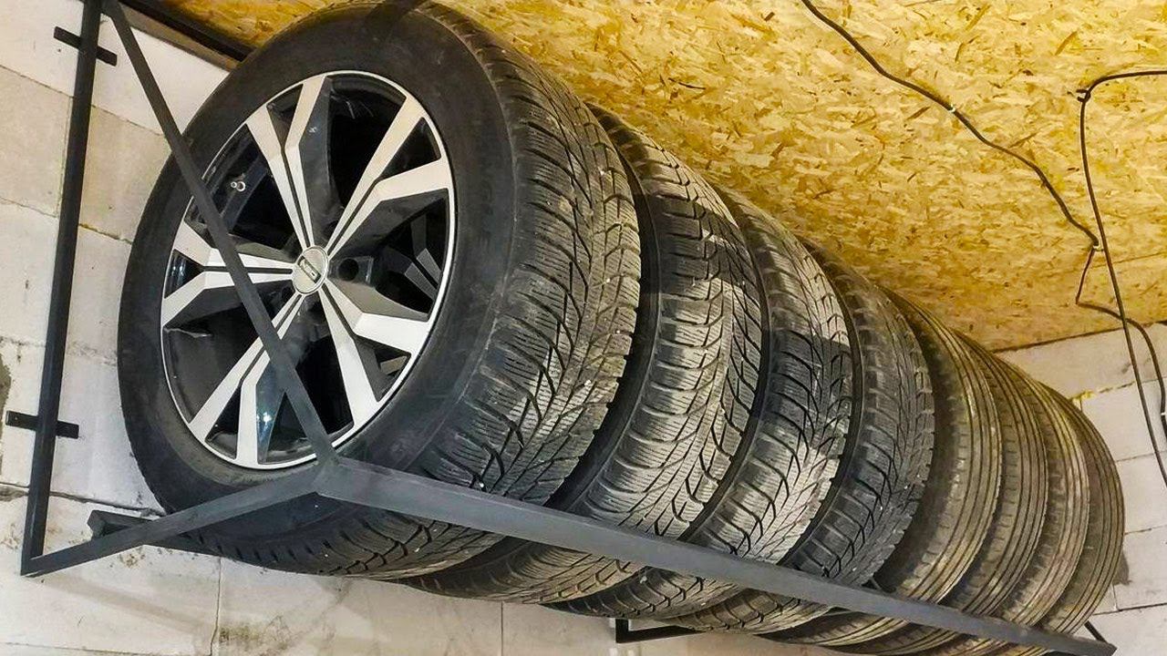 Хранение колес на полке или подвесе? Моя реализация системы хранения колес на стене и на стеллаже смотреть онлайн