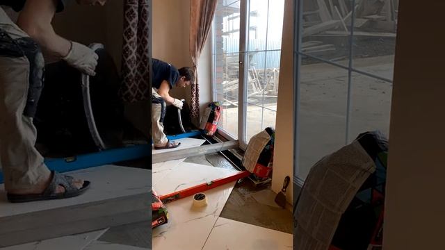 Установка внутрипольного конвектора.