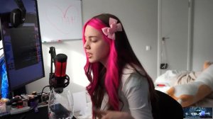 Кореш с Акулич давно расстались и просто живут вместе?