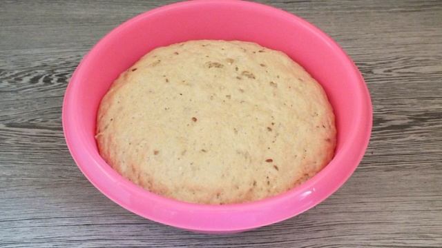 Хлеб из цельнозерновой муки с семечками