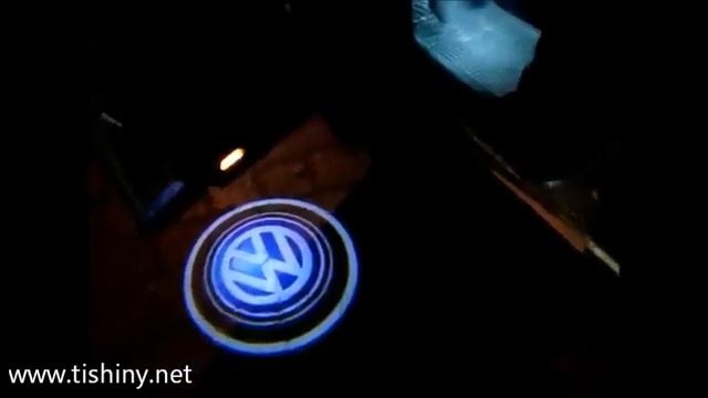 Лазерная подсветка VW с логотипом в двери Volkswagen смотреть онлайн