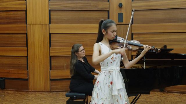 Ellie Malonzo - Sinding, Suite in A Minor Op. 10 смотреть онлайн