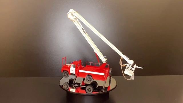 Пожарная машина.Модель пожарной машины 1:43.