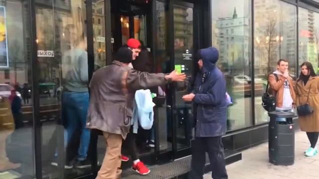 Rakamakafo / Бомжи в Black Star Burgers смотреть онлайн