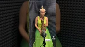 Леди Сакс.