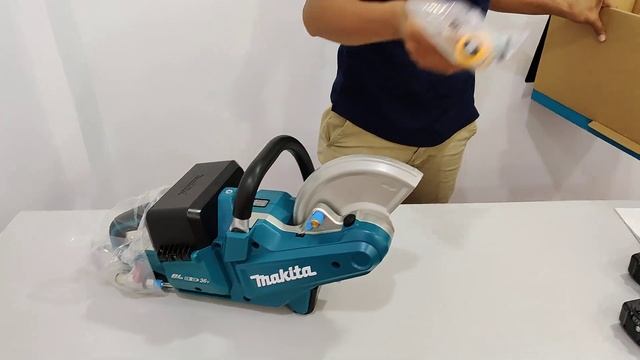 DCE090Z unboxing Makita Power Cutter 36V смотреть онлайн