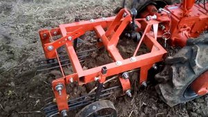 Мотоблок МТЗ и моя первая копка картофелекопалкой КМ-1 2 ЧАСТЬ