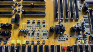 Behringer 2600 Gray Meanie vs Black & Orange "Xmas Tree", disassembly and differences on the boards