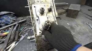 Самодельный реверс-редуктор на минитрактор (вилки включения и подушки крепления к раме).