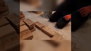 Кладка перестенков из красного кирпича ,под расшивку!