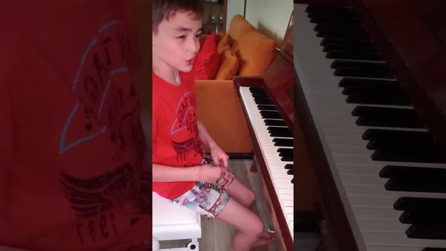 я играю на пианино+ истории смотреть онлайн