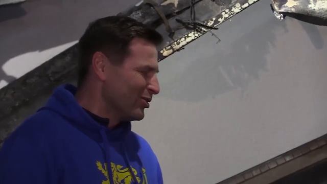 Министр обороны Эстонии осваивает "смежную профессию"? Посмотрите, чем он занимается в Киеве