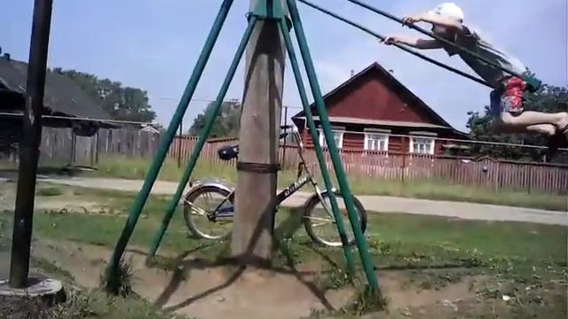 Прикол Первый полет на качелях смотреть онлайн