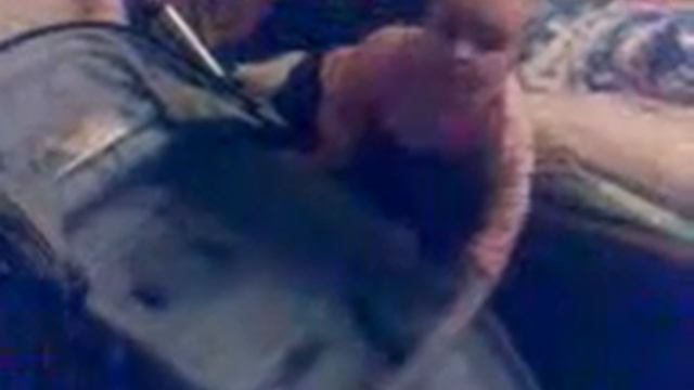 ползок на с кровати на коляску.3gp смотреть онлайн