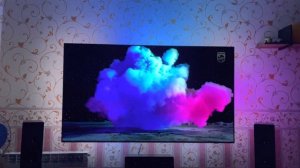 Работа 4-сторонней подсветки Ambilight на телевизоре Philips 75PML9506. Видео 4k, HDR