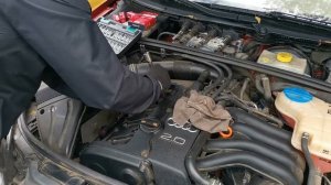 Замена Свечей AUDI A4 (В7) 2.0