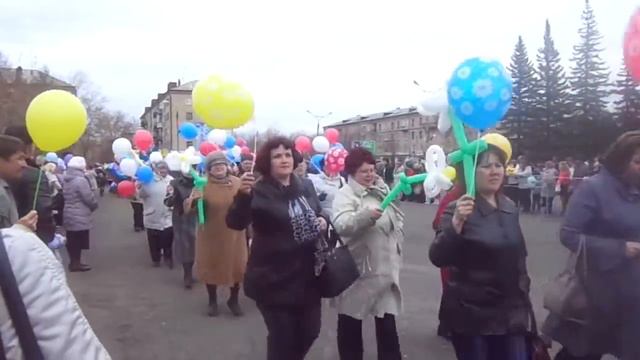 Первомайская демонстрация в Коркино. 1 мая 2013 г.