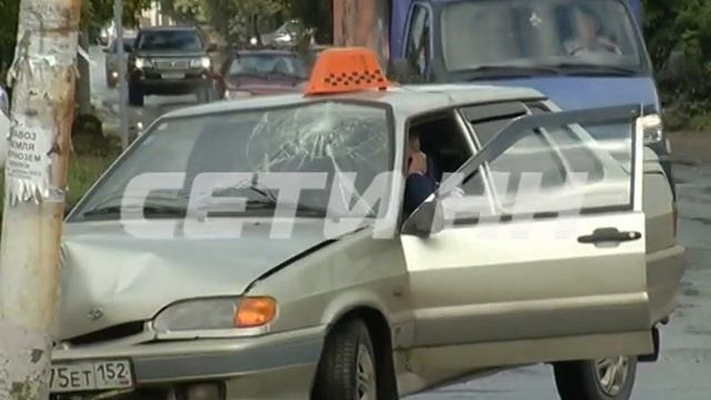 Пьяный таксист протаранил столб смотреть онлайн