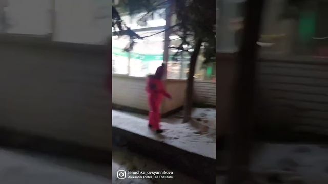 Зимний пуховый комплект для девочки Moncler. на рост 104-110. на 4-5 лет. смотреть онлайн