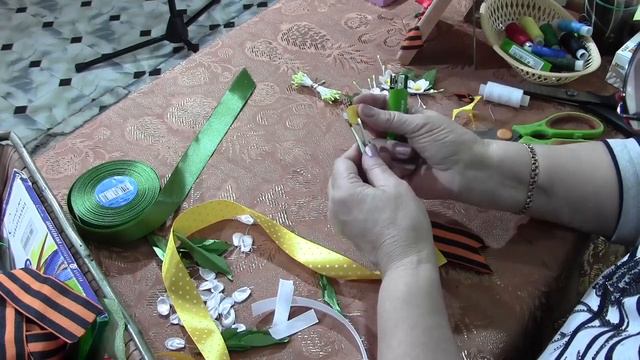 Мастер-класс по изготовлению броши из лент "Яблоневый цвет", ко Дню Победы.