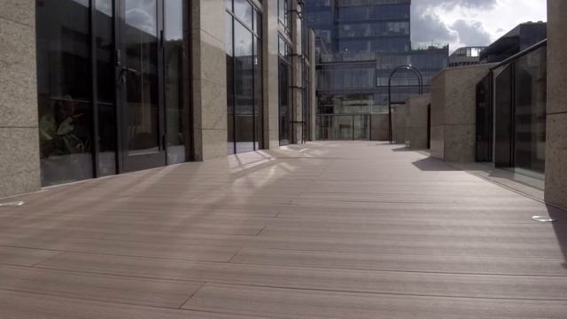 Террасная доска SW Salix на балконах бизнес-центра. SAVEWOOD: обзор объекта.