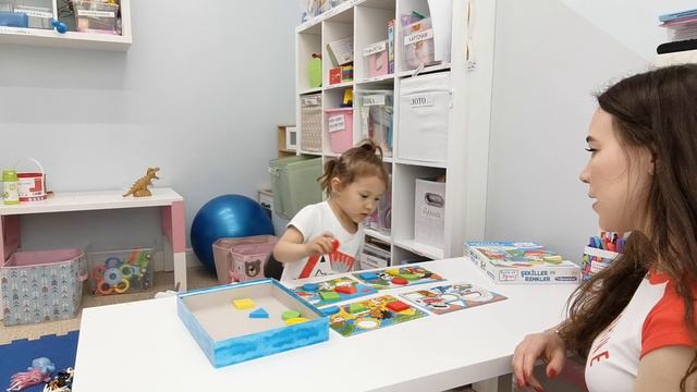 Полина ESDM. Настольная игра "картинки и фигуры" смотреть онлайн