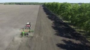 Сеялка Amazone DMC 9001 в работе по черному пару