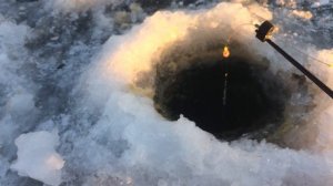 Зимняя рыбалка. Рыбалка выходного дня. Ловля на (мини) речке . Отдых.