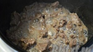 Говядина, тушеная с овощами в мультиварке