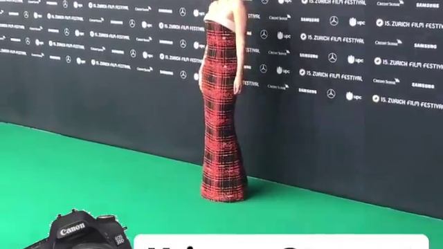 #kristenStewart  posing on the green carpet. #zff2019 #Seberg