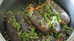 Квашенные баклажаны с чесноком и морковью
