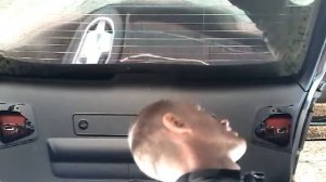 Как снять обшивку карту задней двери багажника AUDI A4 B7 COMBI/demontaz tapicerki drzwi  klapy tyl