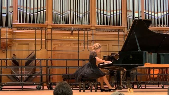 Ф. Шопен. Полонез соль минор. Солист Кира Гаек. смотреть онлайн