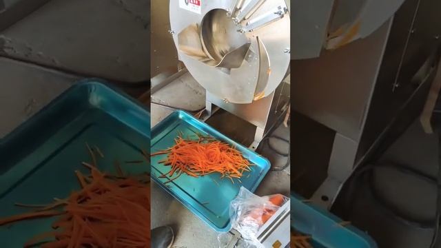 стабильное качество нарезки морковки по-корейски?Vega Carrot Shredder 500 смотреть онлайн