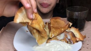 МУКБАНГ | БЛИНЧИКИ СО СГУЩЕНКОЙ И СМЕТАНОЙ | АСМР | Mukbang | Pancakes
