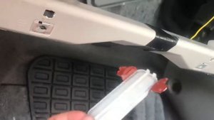 Замена воздушного фильтра Nissan Leaf