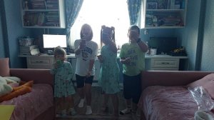 С днем рождения! Хлопушки с Машей, Максимом и Вероникой. Тимофей за кадром