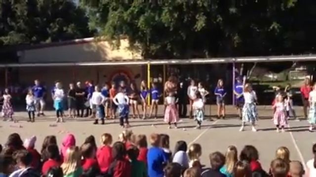 Pearly Shells смотреть онлайн