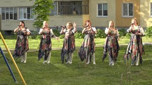 Праздник двора на улице Воинова