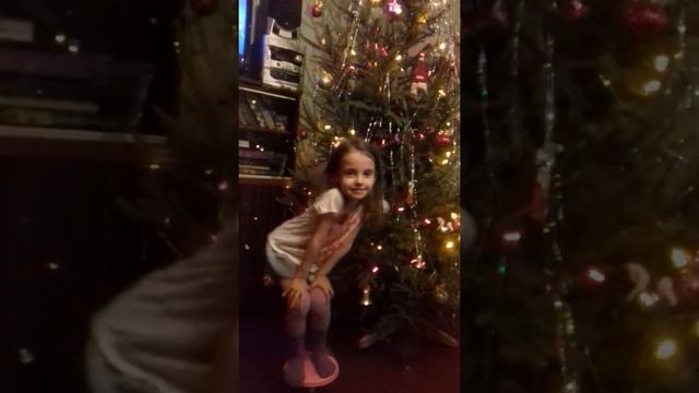 С новым годом! Если ты меня не любишь, то я тоже нет.... смотреть онлайн