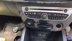 Renault Fluence OBD location