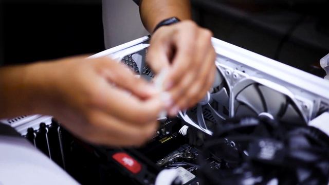 Thermal Grizzly Conductonaut - Worth It? Liquid Metal is HERE! | Hardware Sugar смотреть онлайн