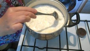Творог из кефира. Очень просто и вкусно.