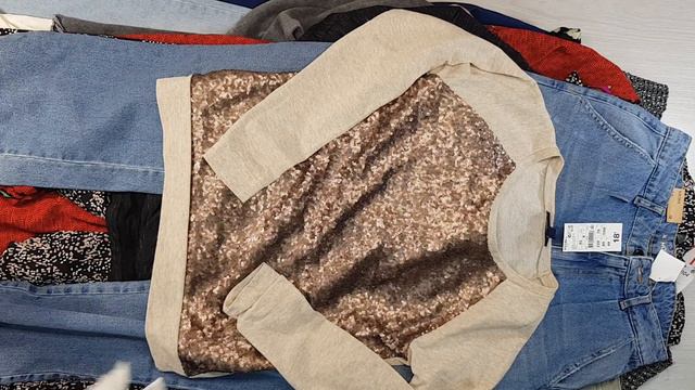 E4 04309 Mix kiabi (Жен. микс Весна-Лето) №5 9,85 кг 14,90€ за кг 35 шт смотреть онлайн