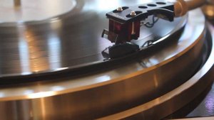 Kenwood KP 1100 Turntable with Denon DL 110 Cartridge Stylus plays old Aussie vinyl LP