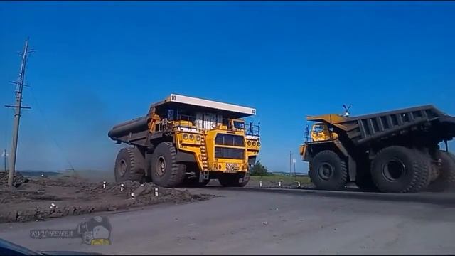 Самосвалы Белаз на дороге смотреть онлайн
