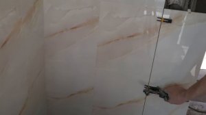 С чего начать укладку плитки с пола или стен.