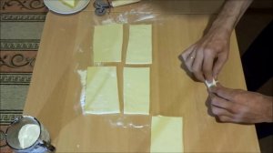 Пирожки Гусеницы - вкусный завтрак из сосиски и слоеного теста