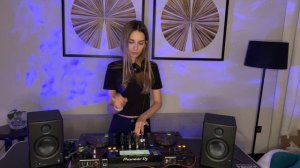 HILDE - DJ - Melodic House and Techno - DUBAI DJ MIX 2022