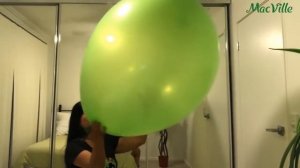 Giant Green Balloon ? Blowing and Playing with a 36" (90cm) Balloon!!